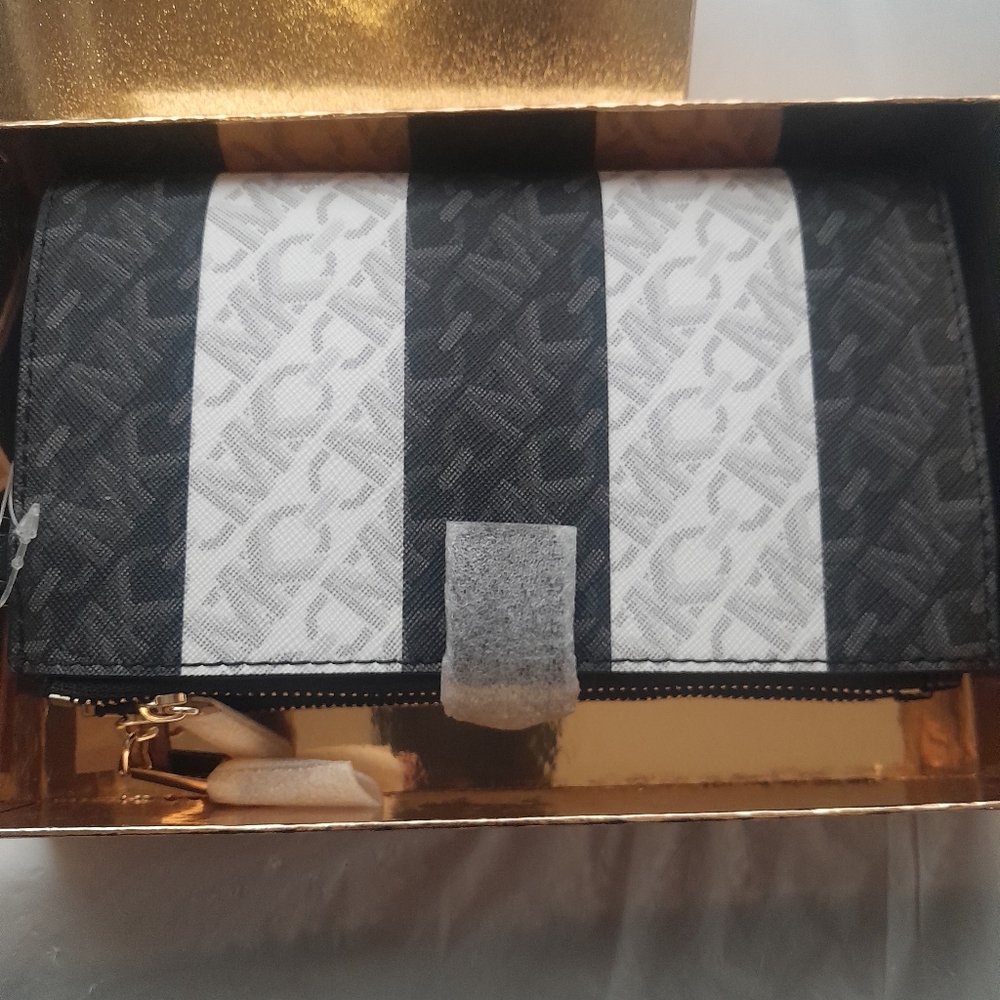 Michael Kors Double Wristlet Wallet Black Detachable  NWT Holds Your Phone - Picture 7 of 10